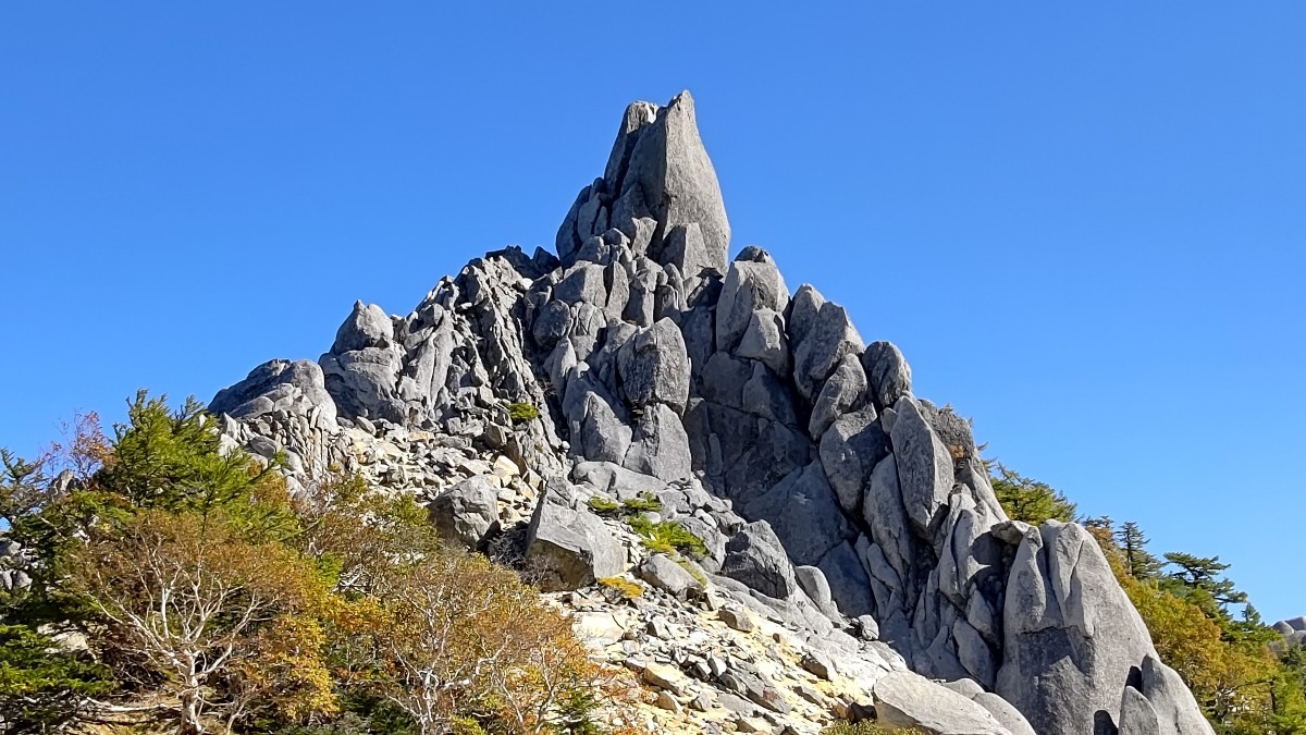 鳳凰三山（地蔵岳）のオベリスク