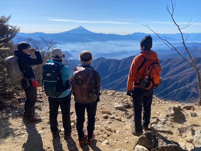 おっさん兄弟で登る「乾徳山」山梨県 2023/12/23