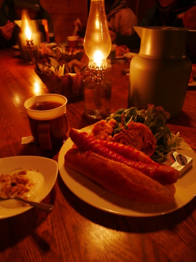 高見石小屋の朝食