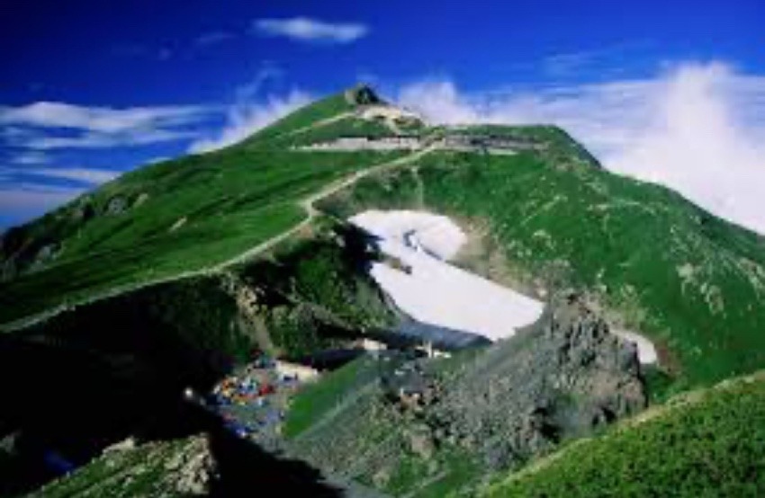 【関西発】蓮華温泉からの白馬岳3日間周回縦走(小蓮華山・雪倉岳・朝日岳)