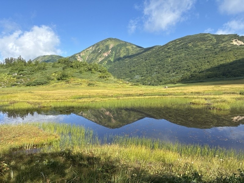 2025年8月31日　天狗の庭の池塘に映る逆さ火打山