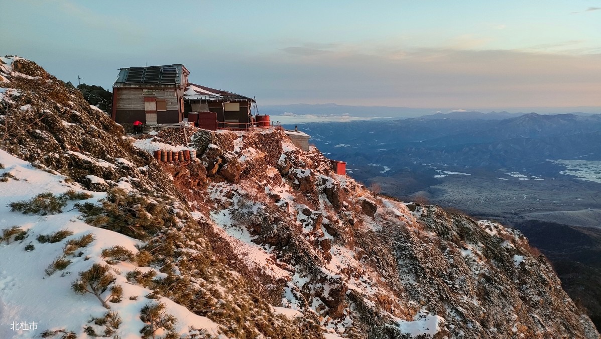 先週土曜日の朝陽　赤岳山頂から